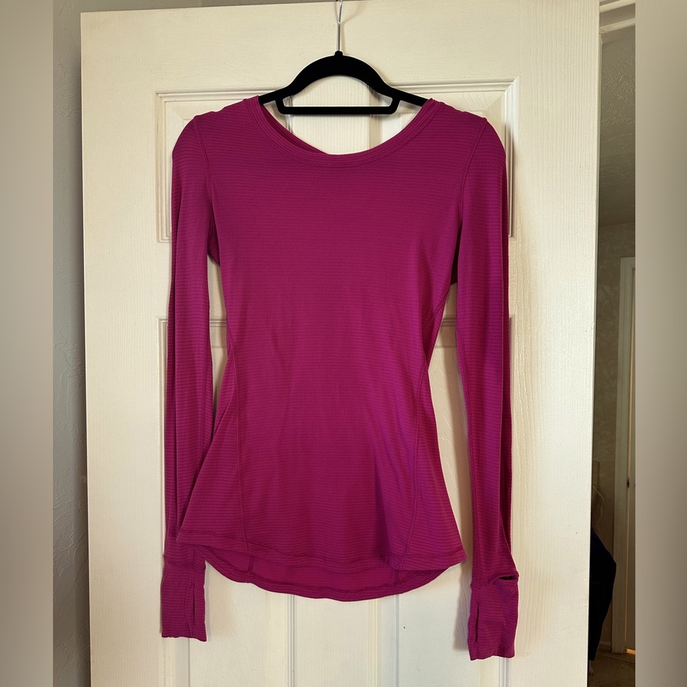 Lululemon Seawheeze 5 Mile Long Sleeve Top. Size 4. Good used condition. No tag